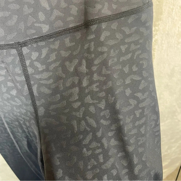 IVL Collective Chi Chi Active Black Leopard Leggings womens size 4 - Picture 8 of 10